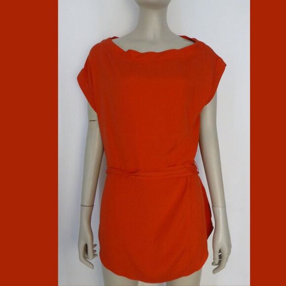 Guess by Marciano Silk Red Short Sleeves with Belt Top (Faint spots at fabric) - Picture 2 of 11